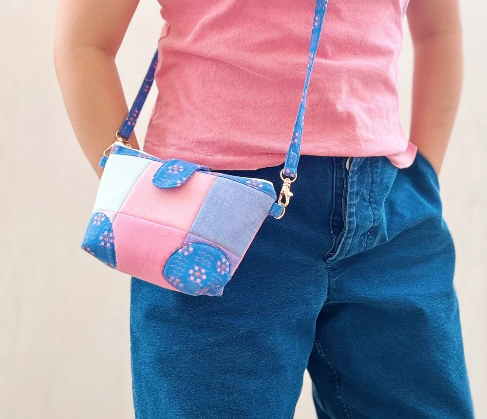 zakka Crossbody purse with a zipper and magnetic closure — Zakka
